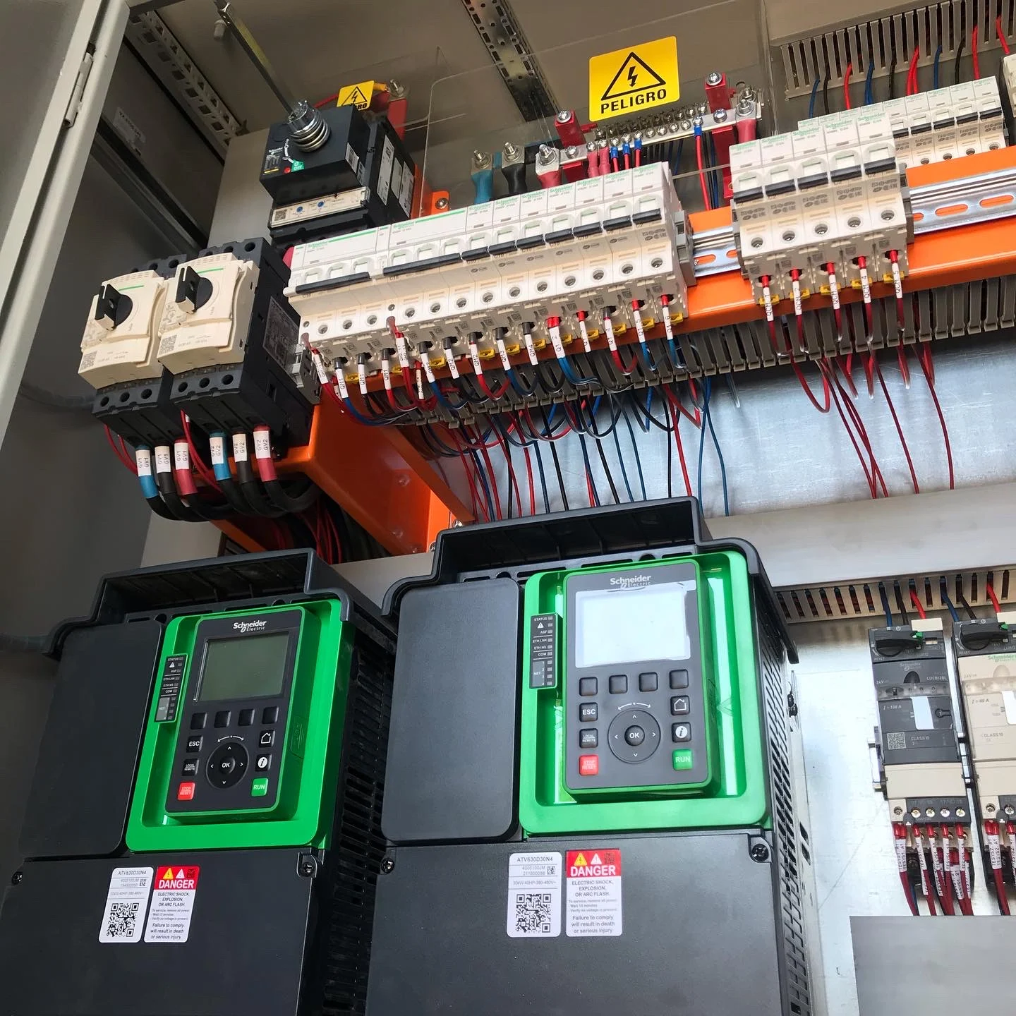 Sistema de automatización industrial con control de procesos implementado por Screwair en Chile
